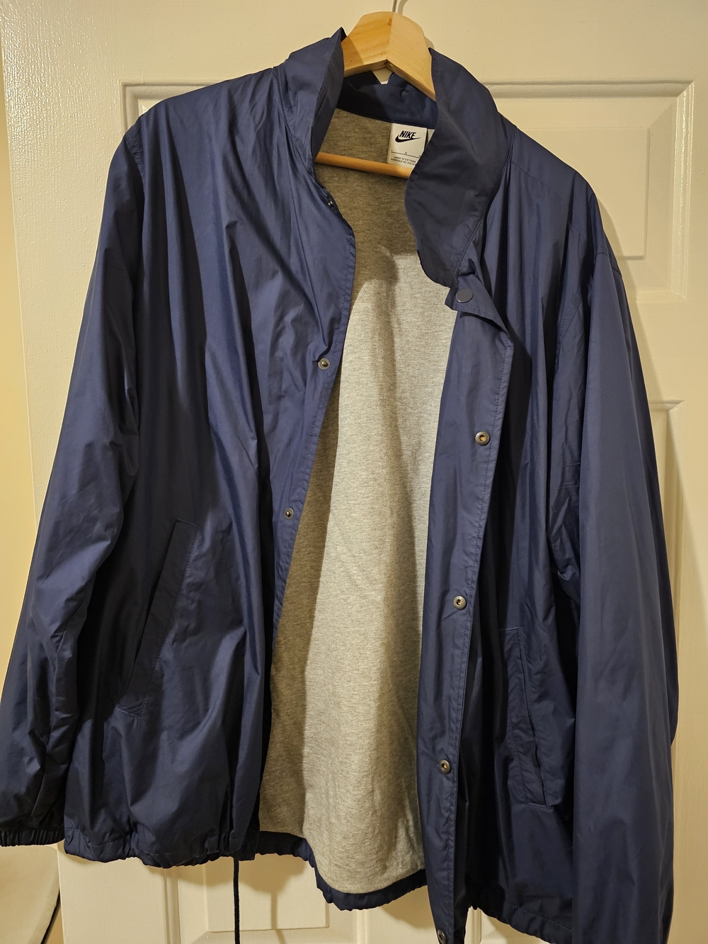 Nike Men's Navy Blue Lightweight Windbreaker Jacket